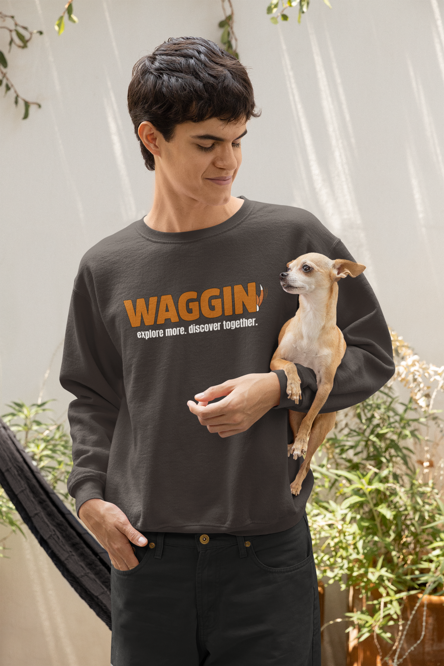 WAGGIN Crewneck